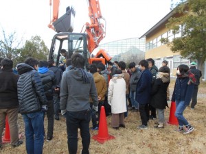 滋賀県立大学との建機交流会